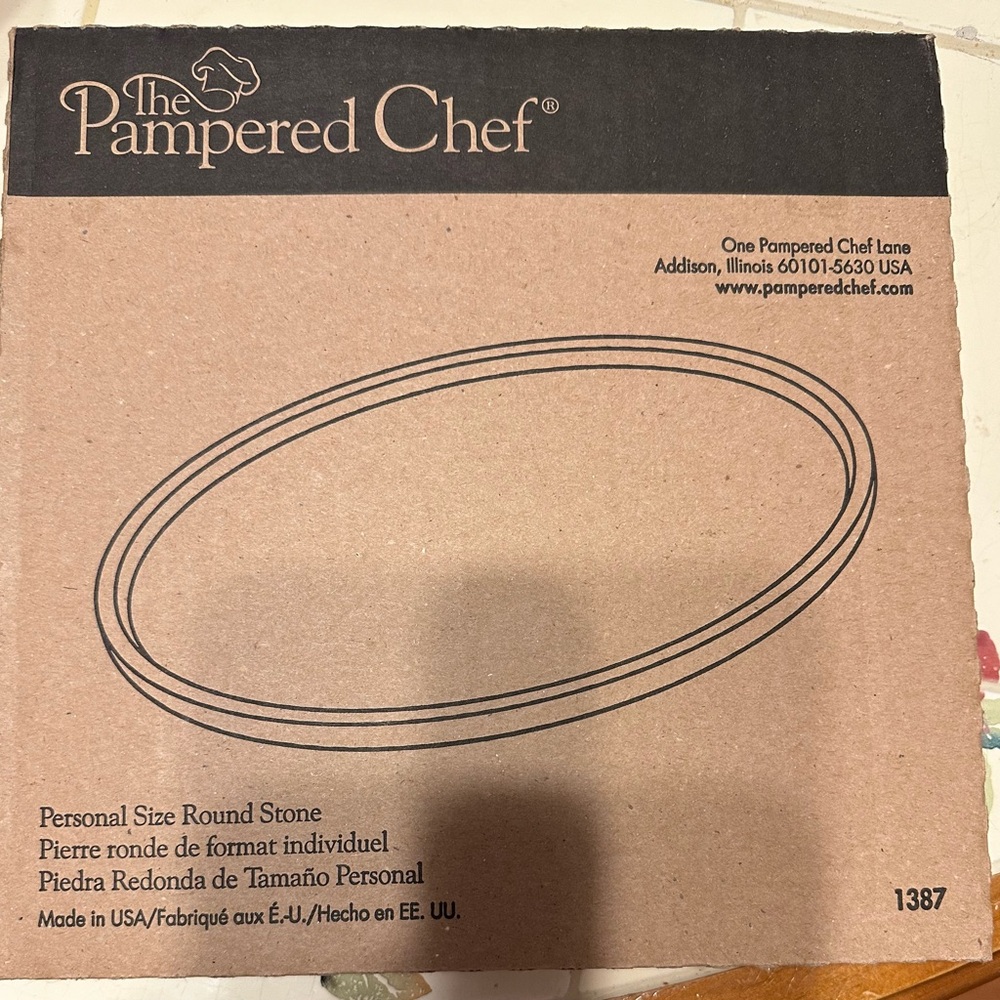 Pampered Chef Personal Size Round Stone, in box, never used